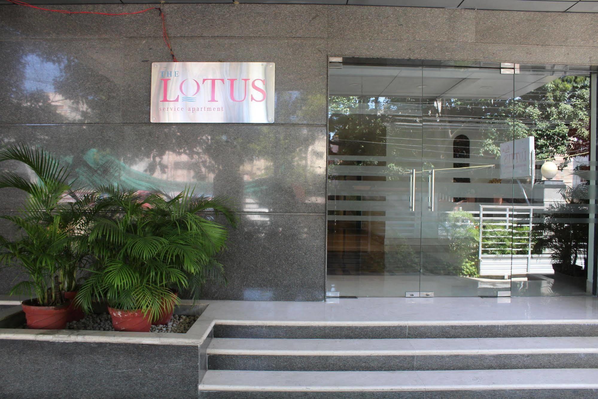 The Lotus Apartment Hotel, Burkit Road Τσενάι Εξωτερικό φωτογραφία